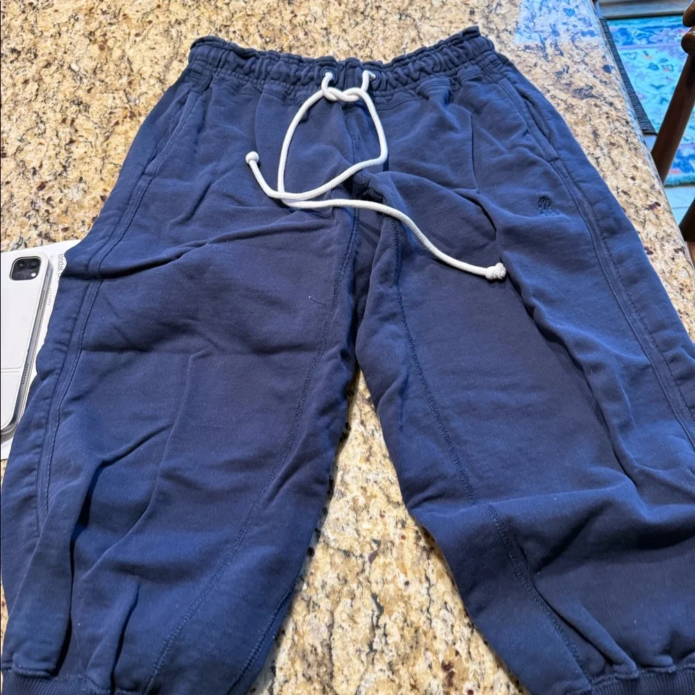 FP MOVEMENT flutter cropped joggers. Navy - Picture 5 of 6